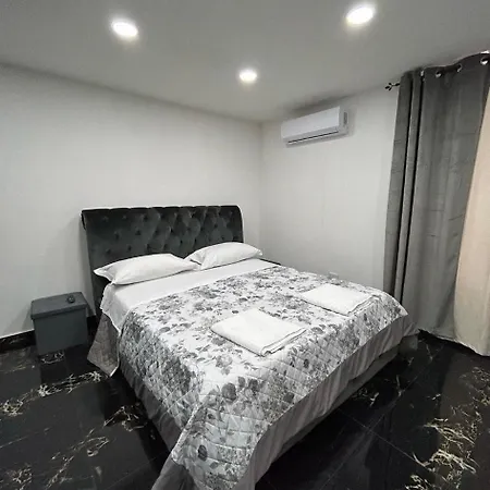 Valentino Luxury Suites Naples Exterior photo
